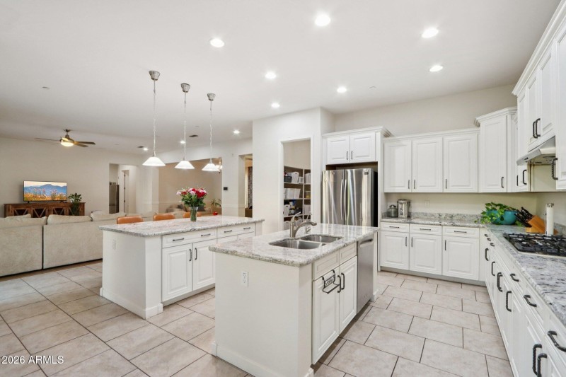 19-web-or-mls-E Lowell Ave-L3101-019