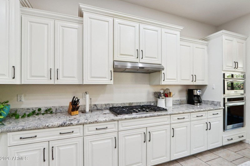 21-web-or-mls-E Lowell Ave-L3101-021