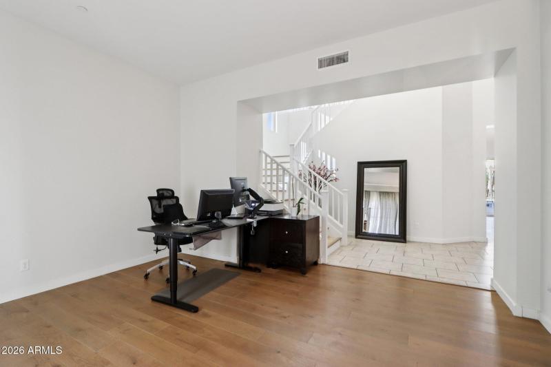 23-web-or-mls-E Lowell Ave-L3101-023