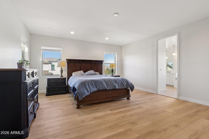 38-web-or-mls-E Lowell Ave-L3101-038