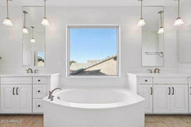 40-web-or-mls-E Lowell Ave-L3101-040