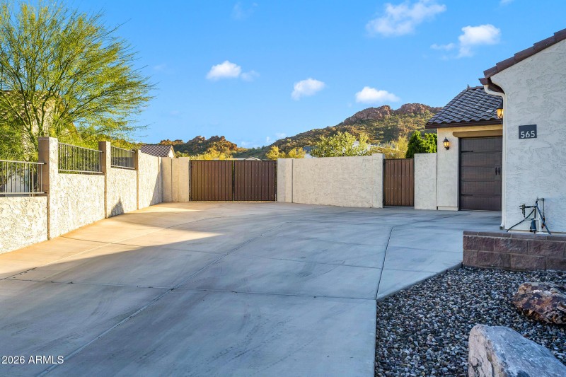 565 W Perkins St-3_(2048)