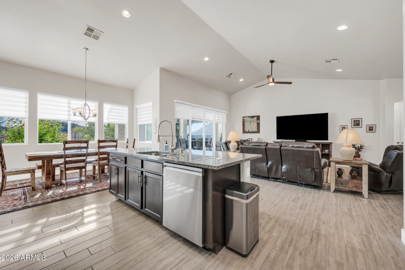 565 W Perkins St-22_(2048)