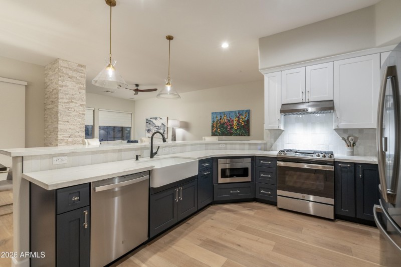 White Quartz Slab Countertops