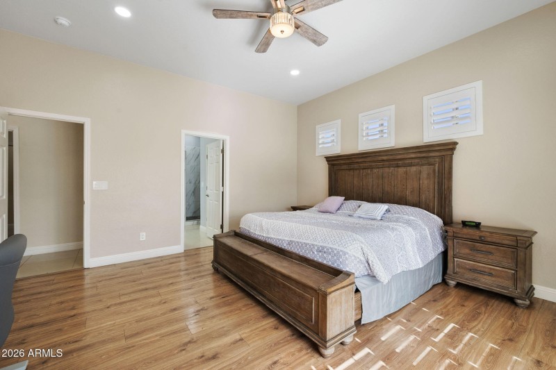 25-Primary Bedroom (2)