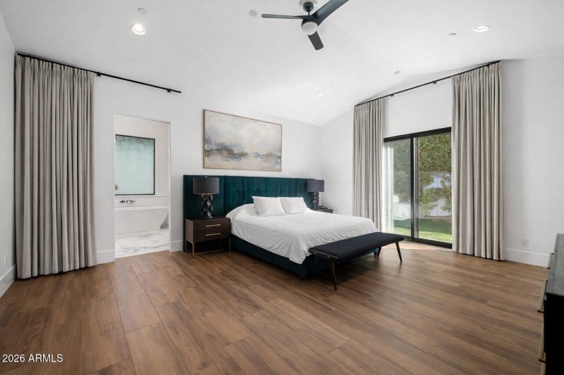 Primary Bedroom Wide Chat