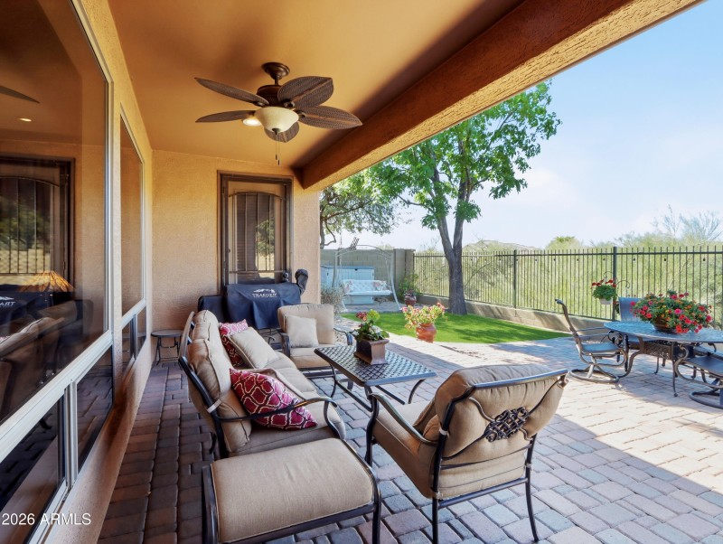 Covered patio with ceiling fan