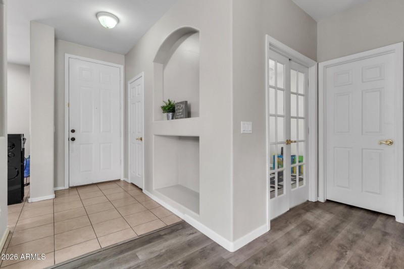 2407 S Jefferson (1)