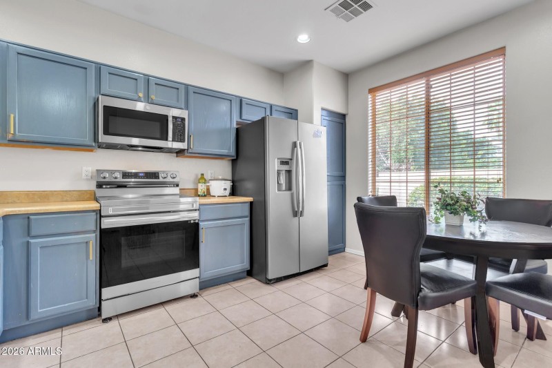 2407 S Jefferson (3)