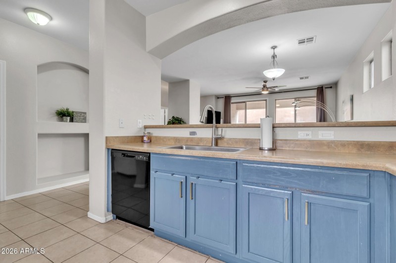 2407 S Jefferson (4)