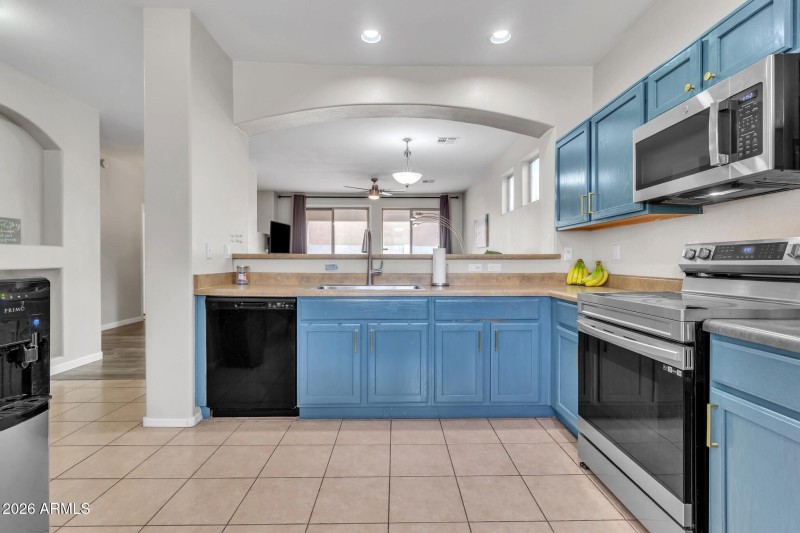 2407 S Jefferson (8)