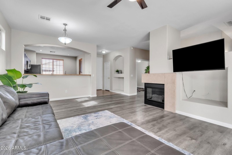 2407 S Jefferson (14)