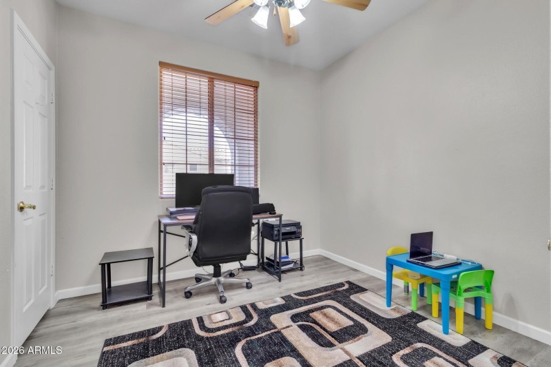 2407 S Jefferson (15)