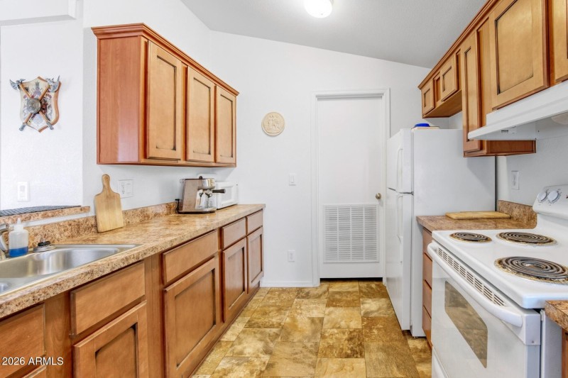 1250 North Fort Grant Road-082103