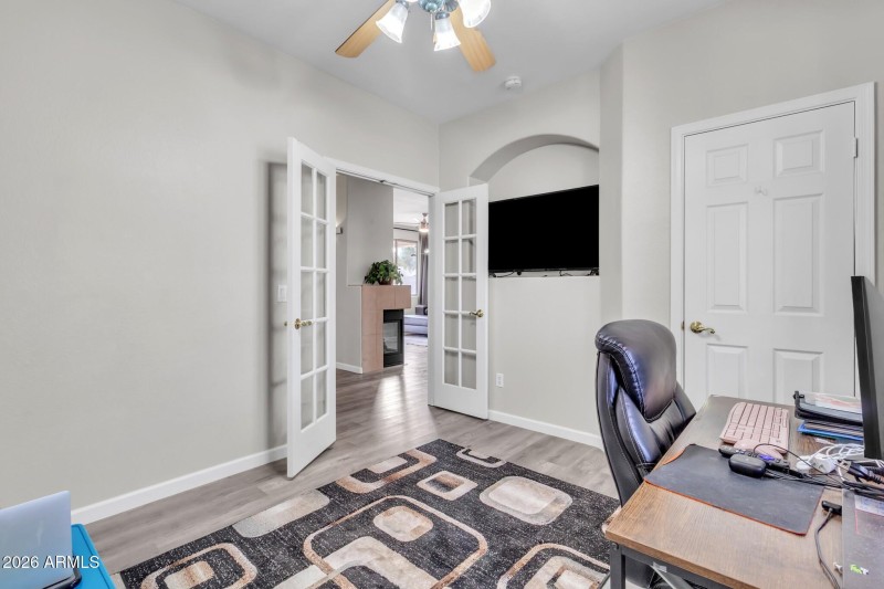 2407 S Jefferson (16)