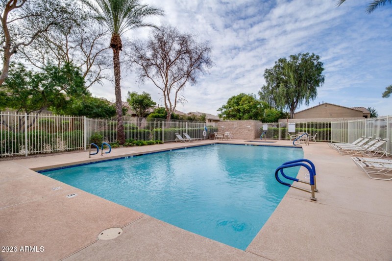 2407 S Jefferson (41)