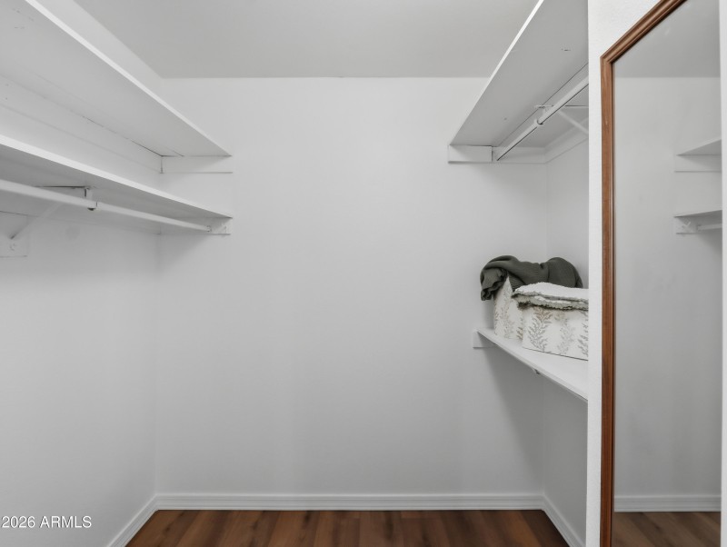 MASTER BEDROOM WALK-IN CLOSET