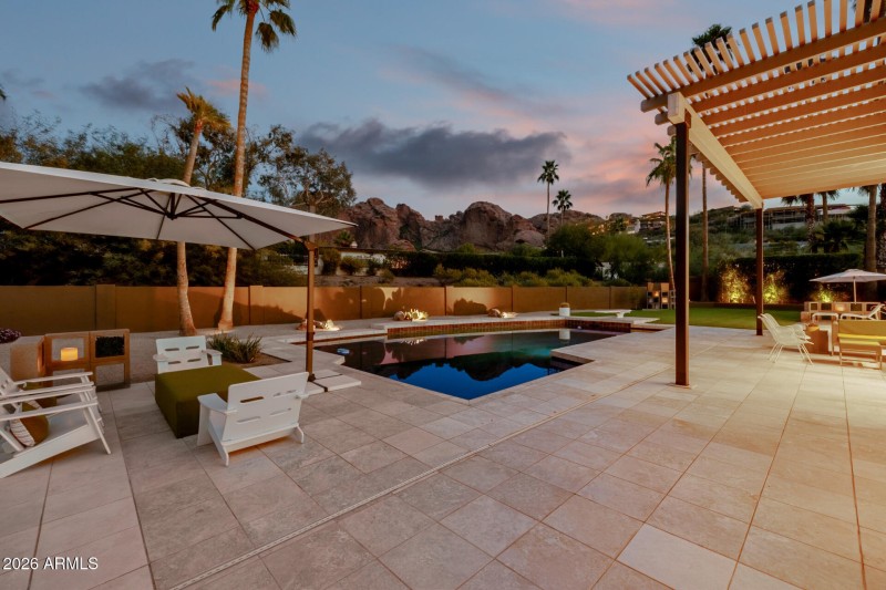 Private Resort Style Backayard