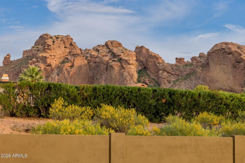 Stunning Camelback Mountain Views