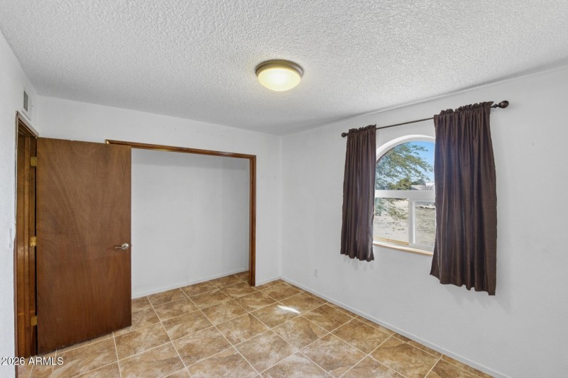 Guest Bedroom1.2 Apache