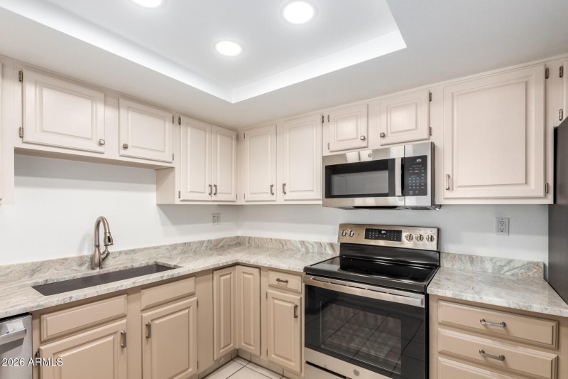 CHEFS SINK AND TWO TONED CABINETS