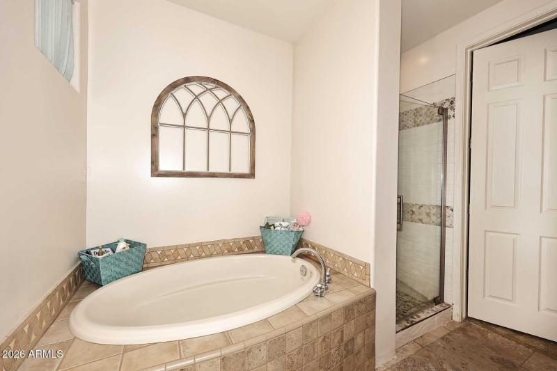 2nd Primary Bedroom-Ensuite Garden Tub