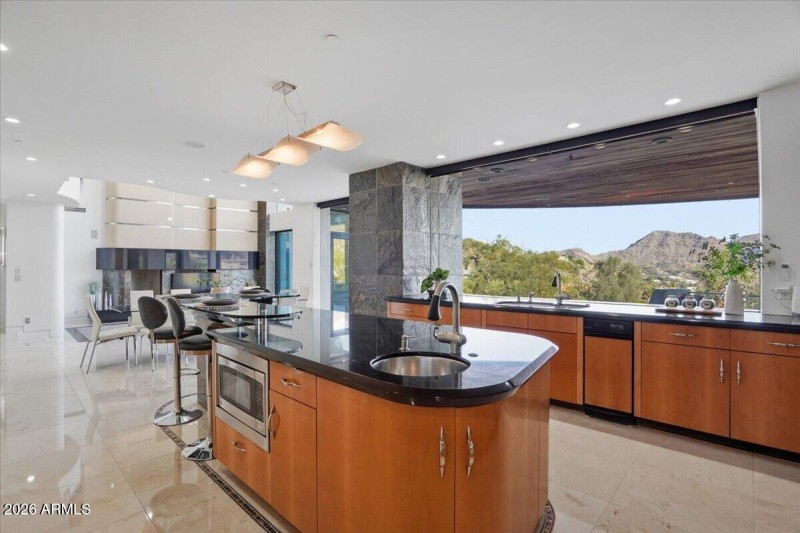 033-4550 E Foothill Dr_RedHogMedia]