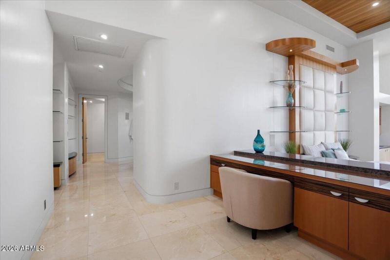 046-4550 E Foothill Dr_RedHogMedia]