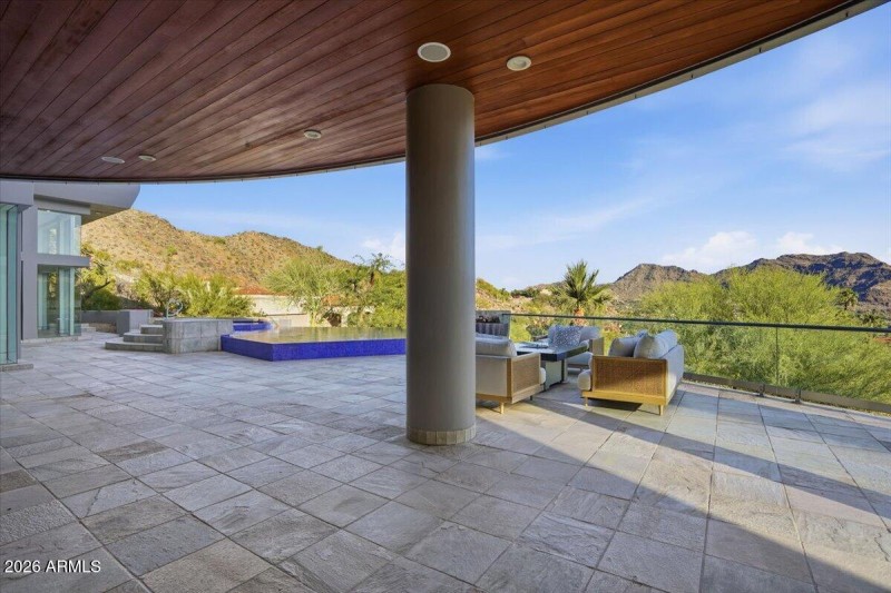 088-4550 E Foothill Dr_RedHogMedia]