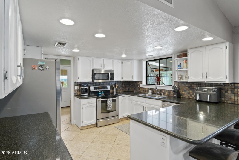 28432 US Highway #6000039