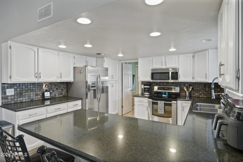 28432 US Highway #6000040