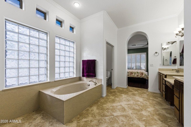 2384 E Grand Canyon Dr-20