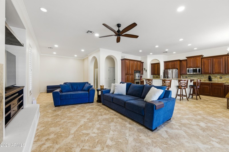 2384 E Grand Canyon Dr-32