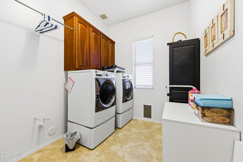 2384 E Grand Canyon Dr-40