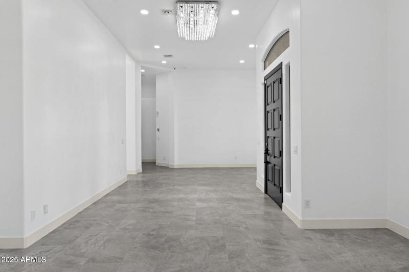 9-web-or-mls-22423-n-54th-pl