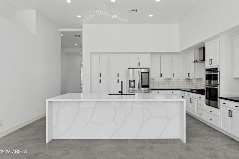 22-web-or-mls-22423-n-54th-pl