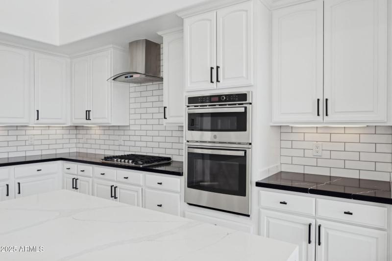 16-web-or-mls-22423-n-54th-pl