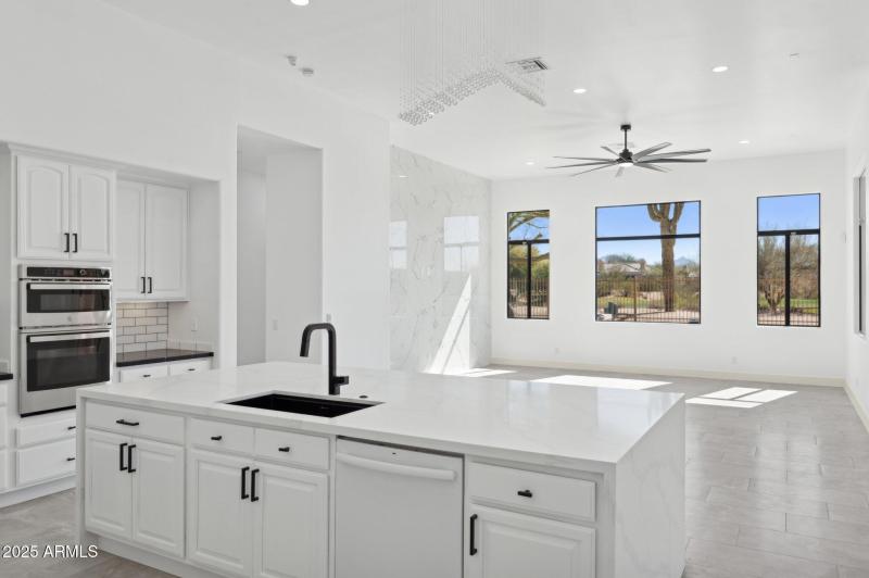 23-web-or-mls-22423-n-54th-pl