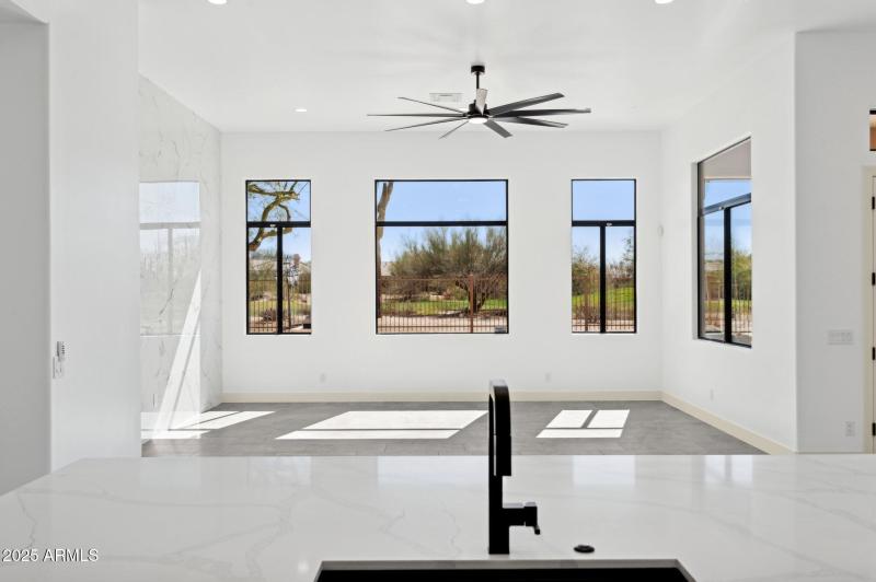 25-web-or-mls-22423-n-54th-pl