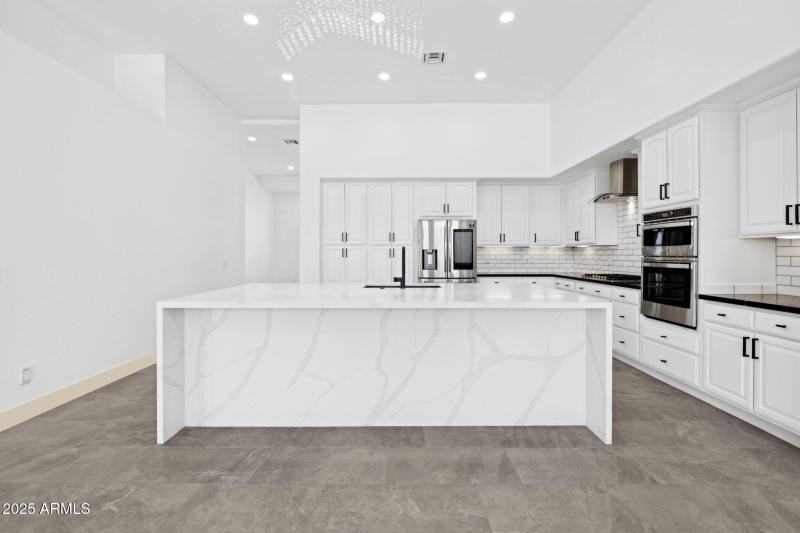 104-web-or-mls-22423-n-54th-pl