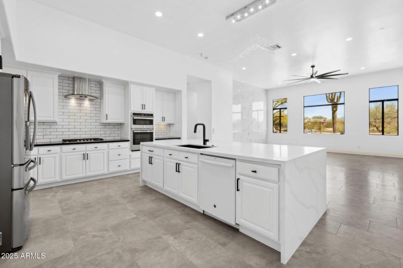 102-web-or-mls-22423-n-54th-pl