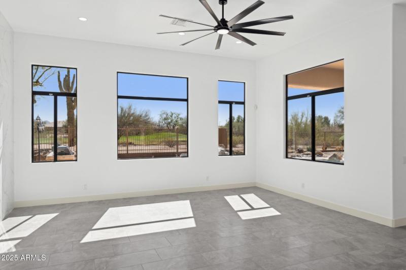 14-web-or-mls-22423-n-54th-pl