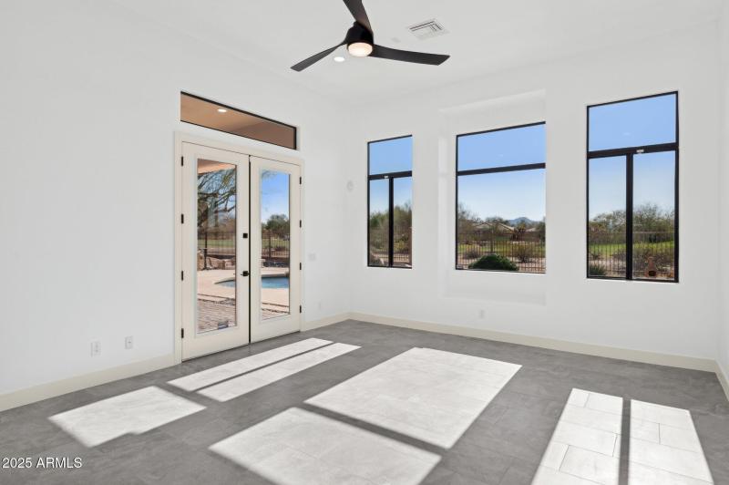 36-web-or-mls-22423-n-54th-pl