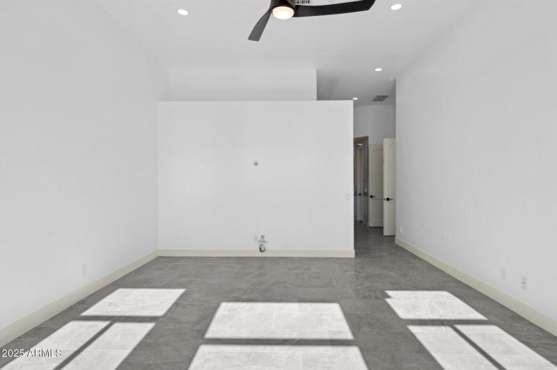 34-web-or-mls-22423-n-54th-pl