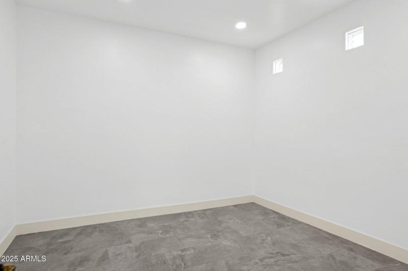 52-web-or-mls-22423-n-54th-pl