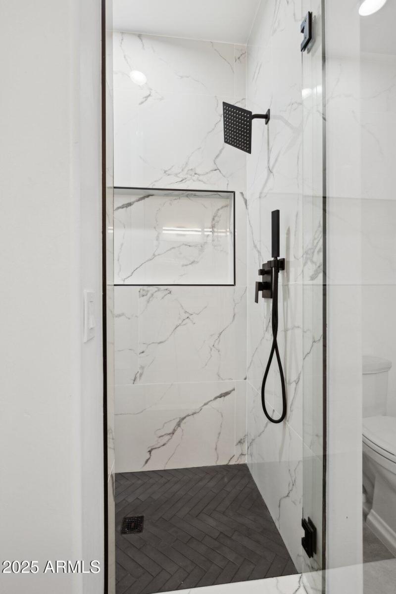 120-web-or-mls-22423-n-54th-pl