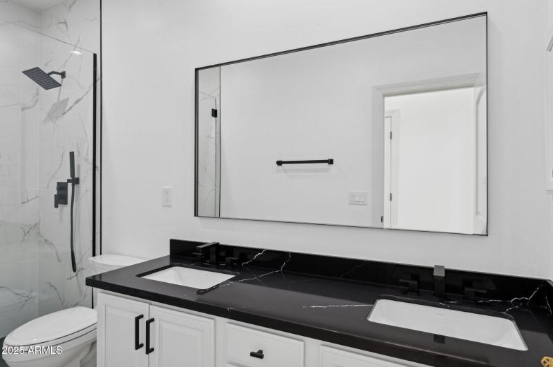 51-web-or-mls-22423-n-54th-pl