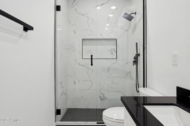 50-web-or-mls-22423-n-54th-pl