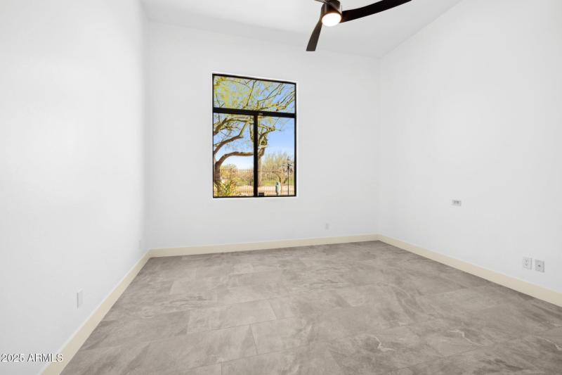 124-web-or-mls-22423-n-54th-pl