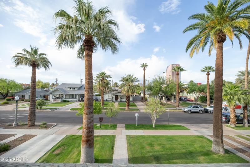 29 View of Midtown from North Balcony